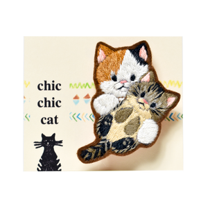chic_chic_cat japanese handmade Calico Cat Holding a Baby Cat Embroidered Brooch RARE FIND ZAKKA