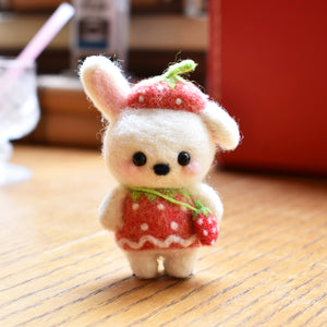 しらたま工房 Japanese Cute Handmade Sweet Strawberry Rabbit Needle Felted Figure RARE FIND ZAKKA