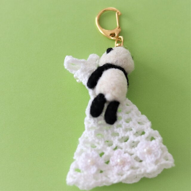 熊貓與婚紗羊毛氈吊飾