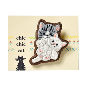 chic_chic_cat japanese handmade Silver Tabby Cat Holding a Baby White Cat Embroidered Brooch RARE FIND ZAKKA