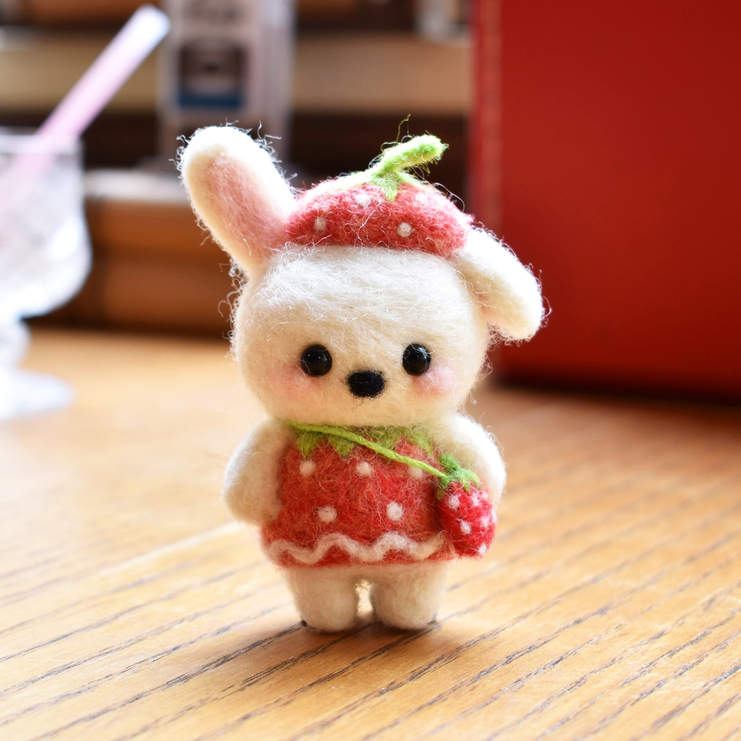 しらたま工房 Japanese Cute Handmade Sweet Strawberry Rabbit Needle Felted Figure RARE FIND ZAKKA