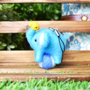 秋都 Japanese Handmade Cute Needle Felted Figurine Blue Elephant playing on Circus Ball RARE FIND ZAKKA