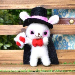 秋都 Japanese Handmade Cute Needle Felted Figurine The Phantom Thief 539 Rabbit Magician RARE FIND ZAKKA
